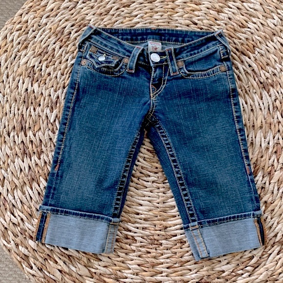 True Religion Rainbow Sophie Cuffed Bermuda - Picture 3 of 11